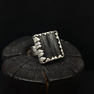 Srebrny pierścionek z Turmalinem