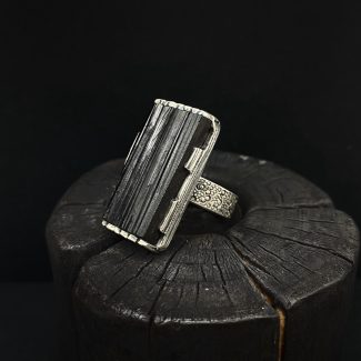 Srebrny pierścionek z Turmalinem