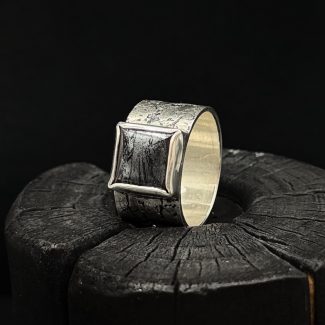 Srebrny pierścionek z Jaspilitem