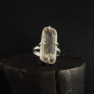 Srebrny pierścionek z Topazem